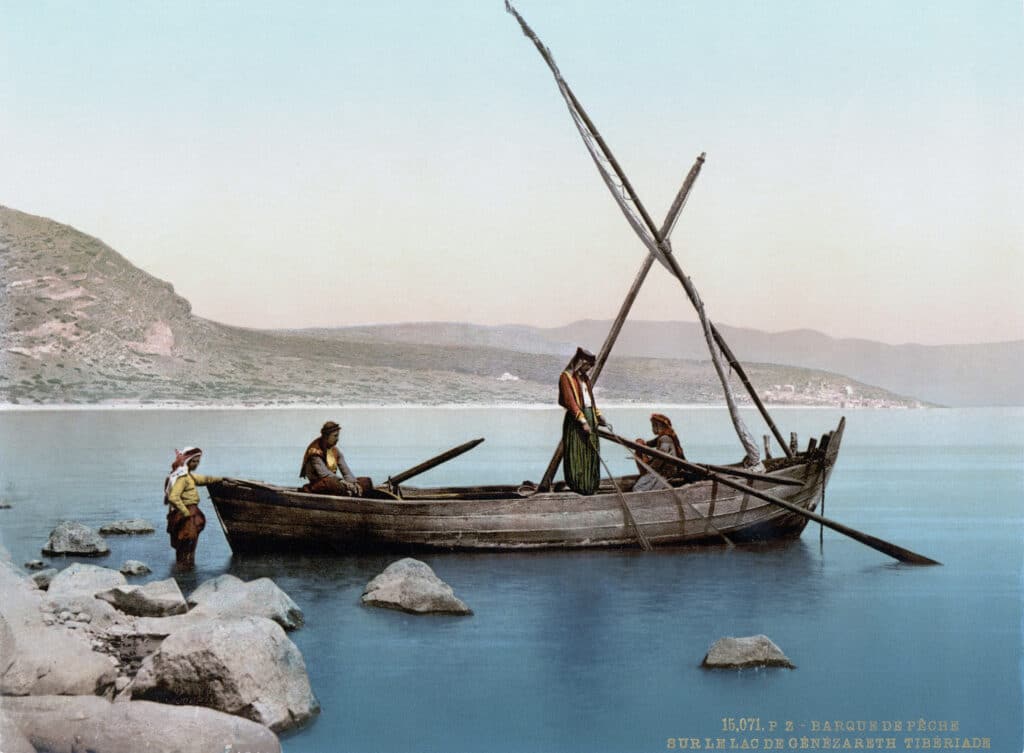 Rybáři na Galilejském jezeře | Kolorovaná fotografie z přelomu 19. a 20. století | Zdroj Wikimedia Commons